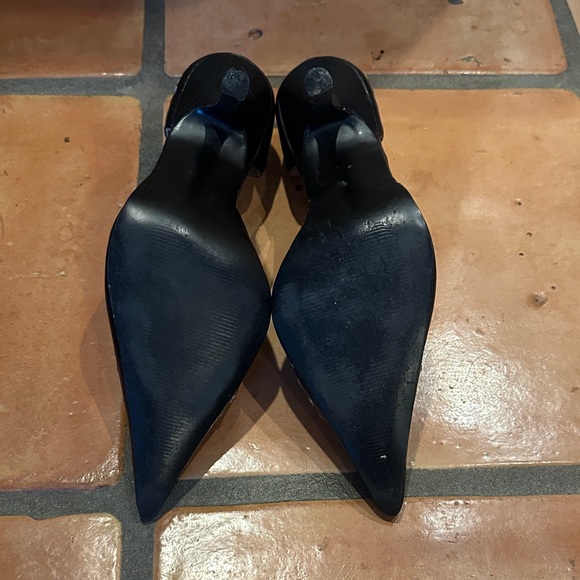 Bandolino Black Floral Heels - Picture 4 of 4